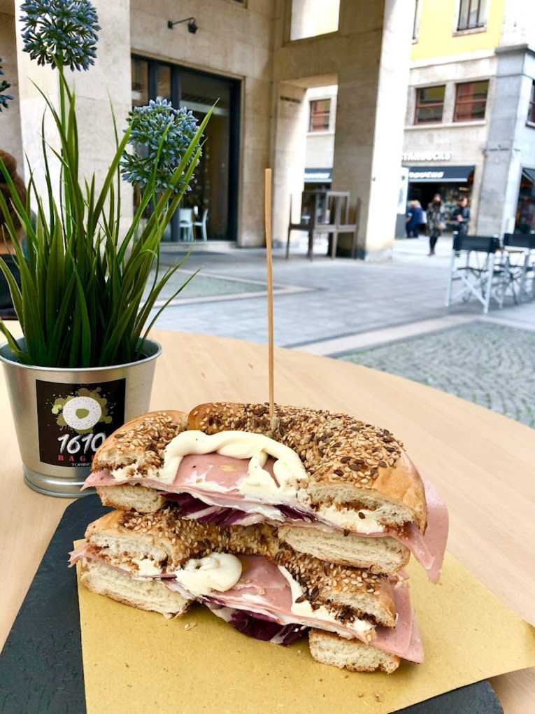 Aussieperitivo, 1610 Bagel Torino esterni